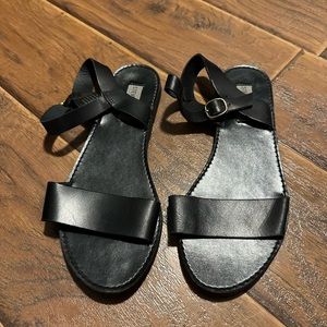 Black leather Steve Madden sandals